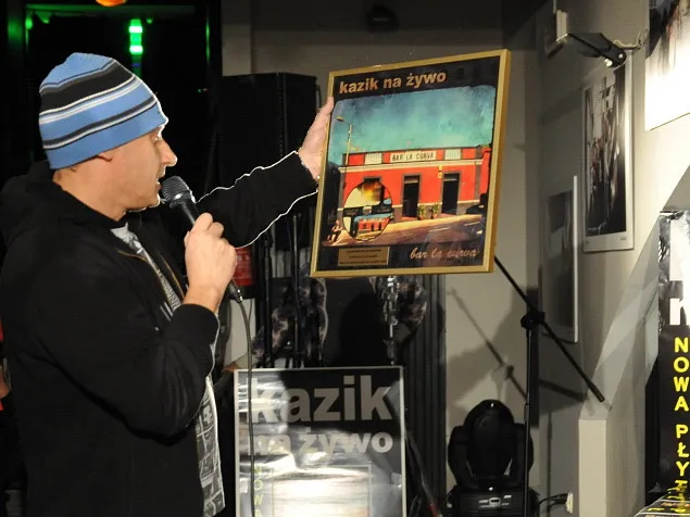 2821993-kazik-na-zywo-odbiera-zloto-i.jpg