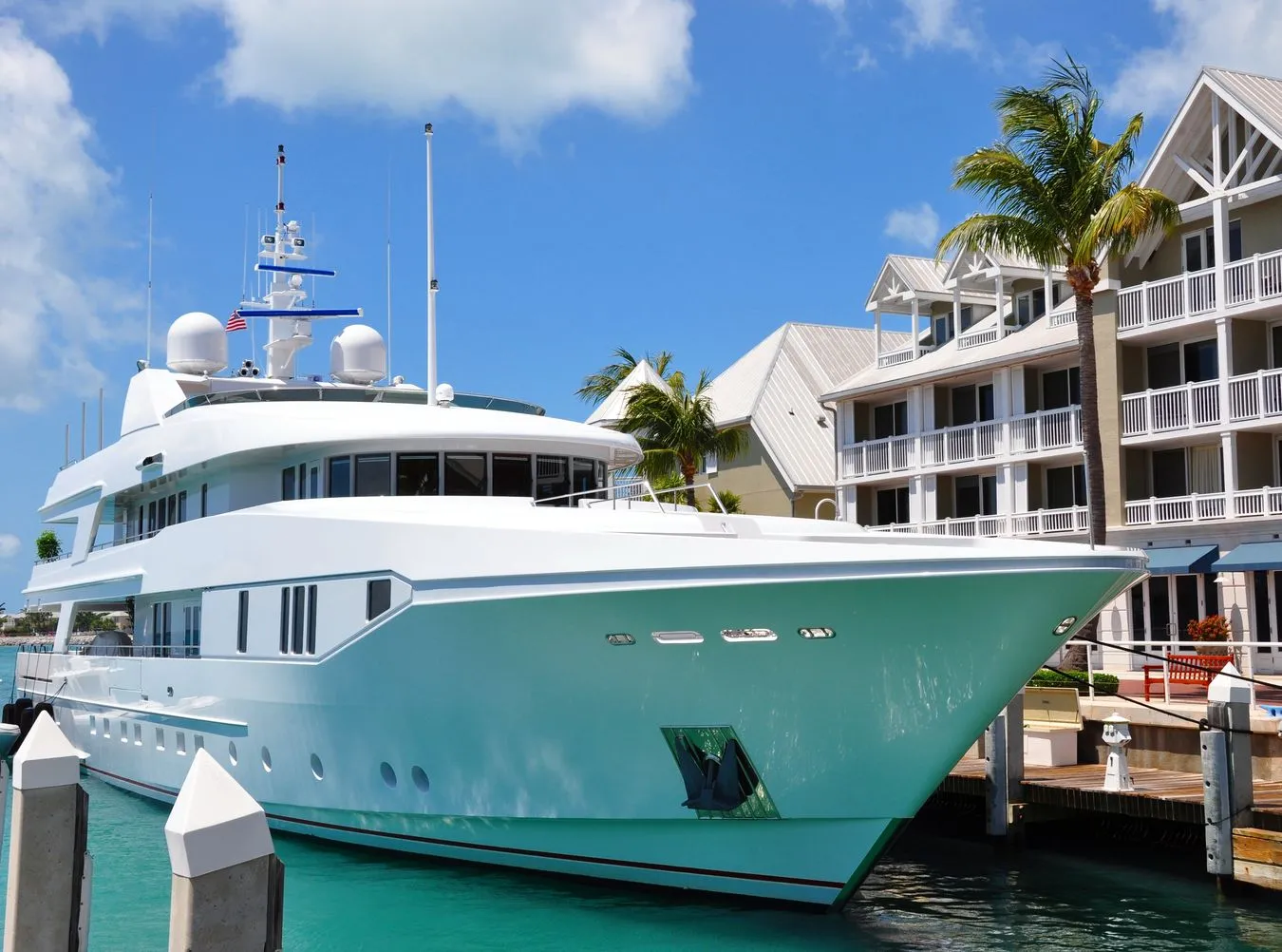 Przybywa zamożnych Polaków i luksusowych marek