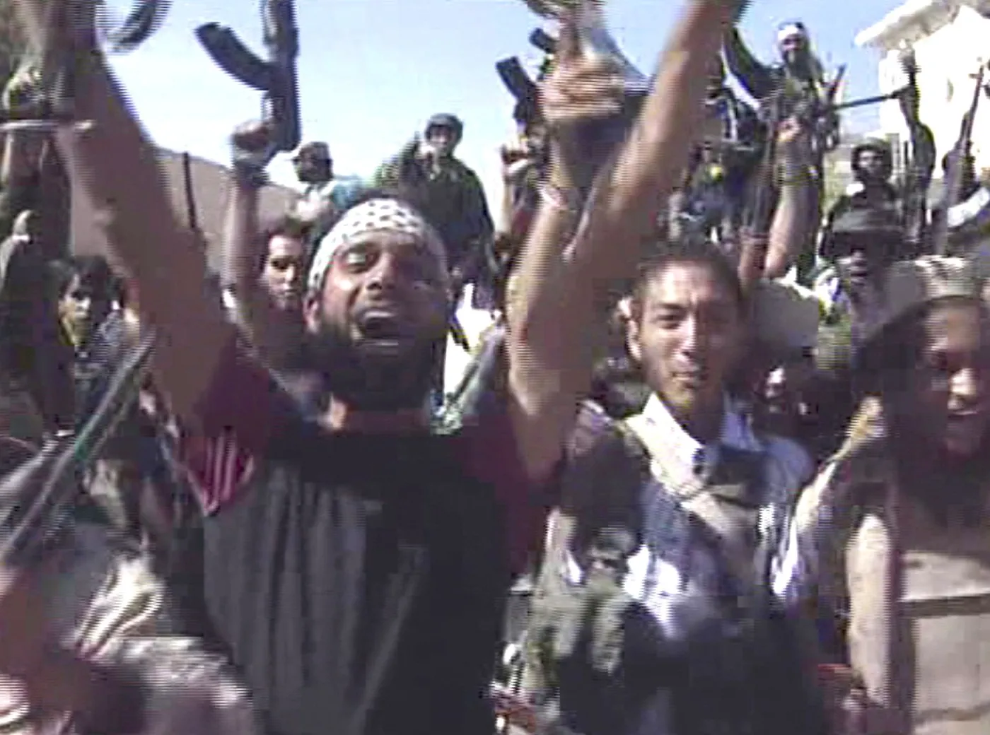 Powstańcy libijscy na ulicach Syrty