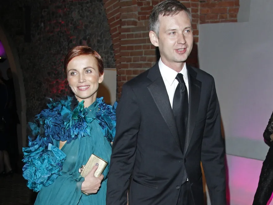 Ciężar sukni wartej fortunę przygniótł Kasię Zielińską