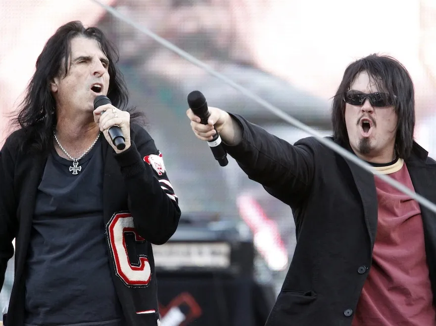 Alice Cooper muzycznie wspiera karierę syna