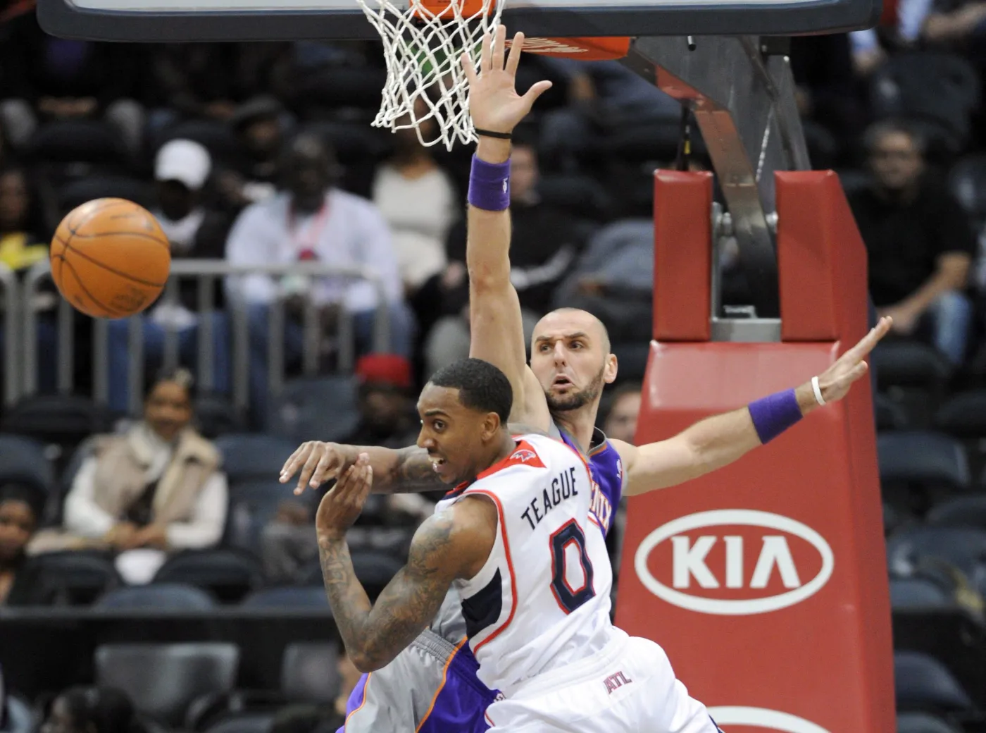 Marcin Gortat i Jeff Teague