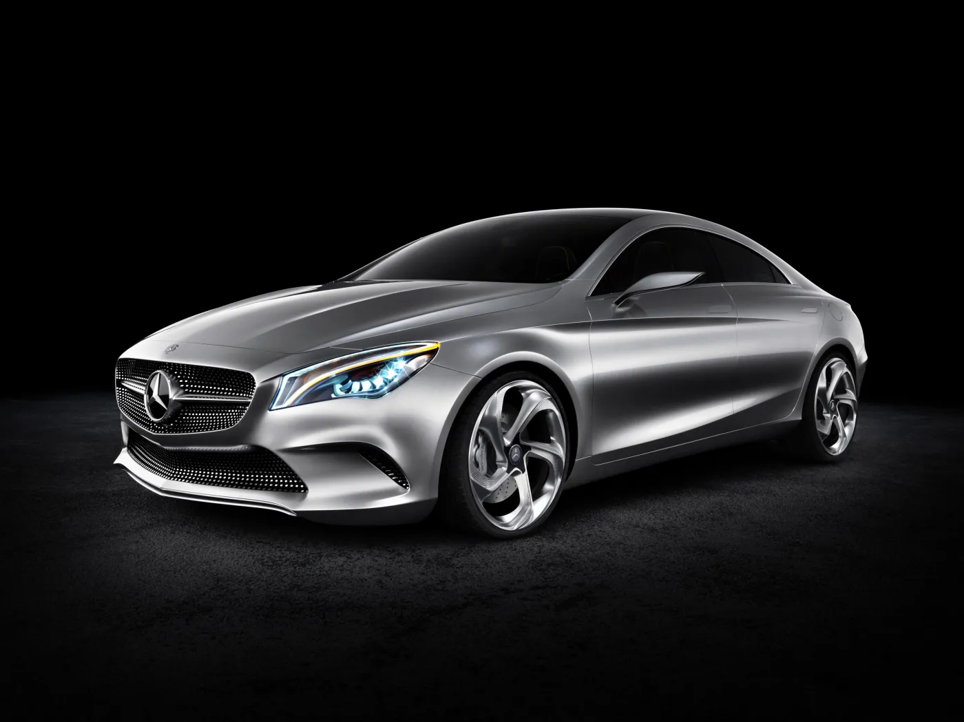 3384400-mercedes-concept-style-coupe.jpg