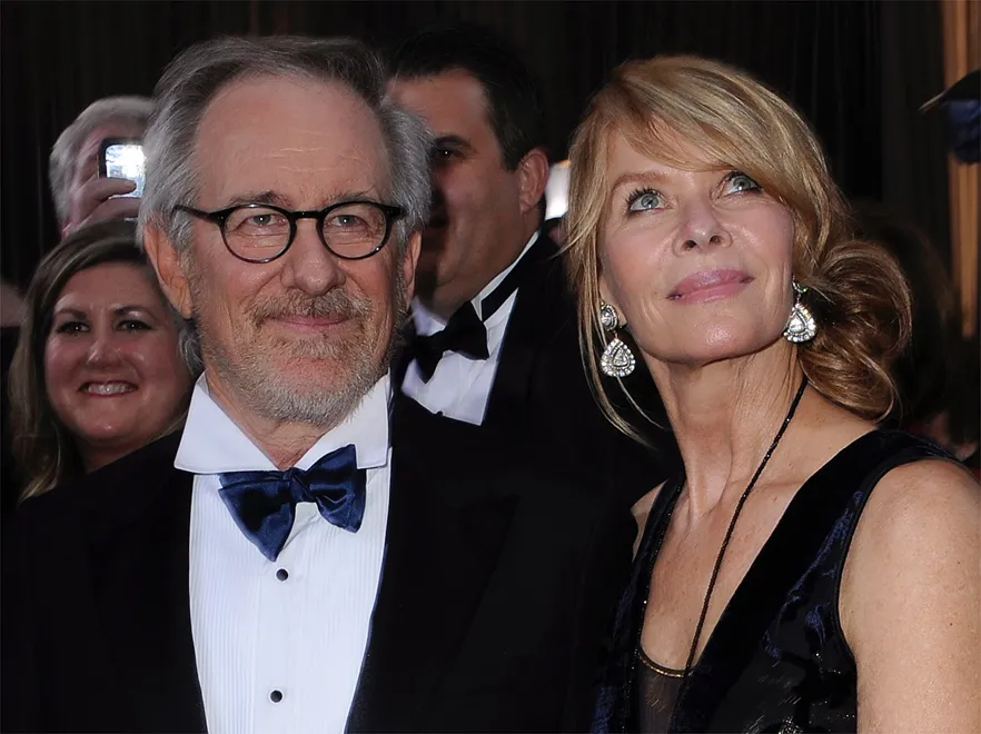 3142757-steven-spielberg-kate-capshaw.jpg