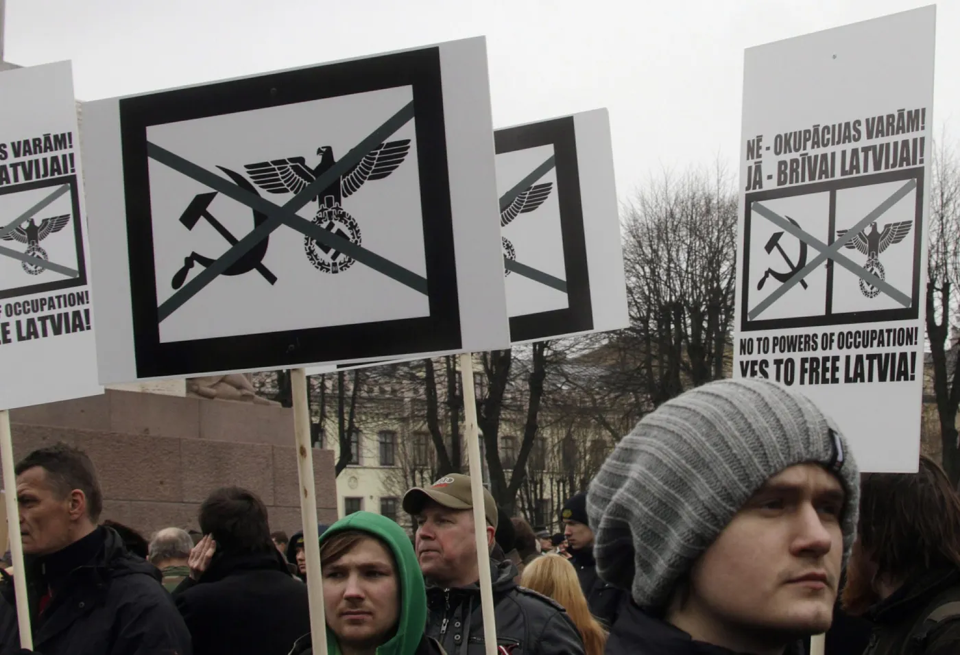 3233240-manifestacja-weteranow-waffen.jpg
