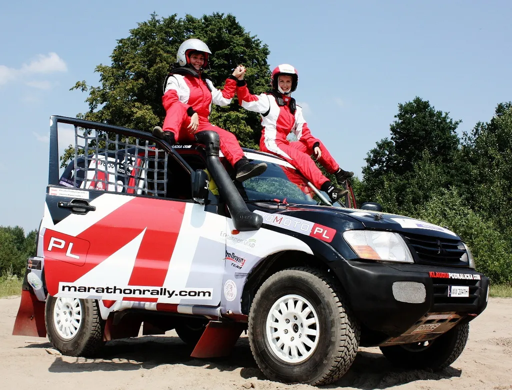 3838093-podkalicka-madej-rally-team06.jpg