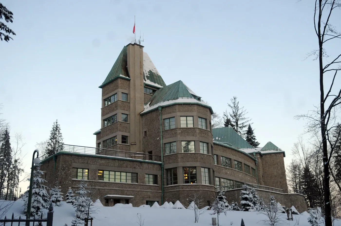 Prezydenckie przetargi ujawniają dużo. Jak wskazówki dla terrorystów?