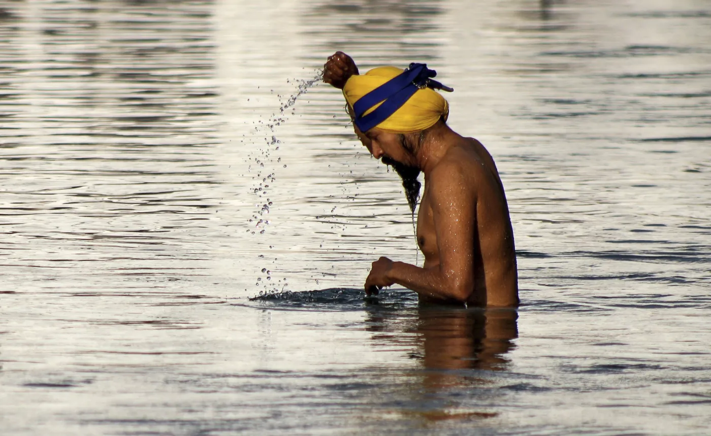 4481722-amritsar-indie-sikh-sikhowie.jpg