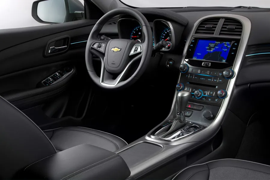 4494094-chevroletmalibu-interior-04-s.jpg