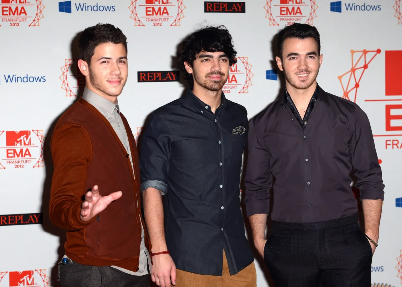 4261825-the-jonas-brothers-nick-joe-i.jpg