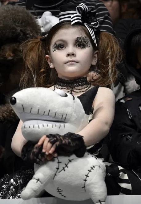 4381110-frankenweenie-fashion-contest.jpg