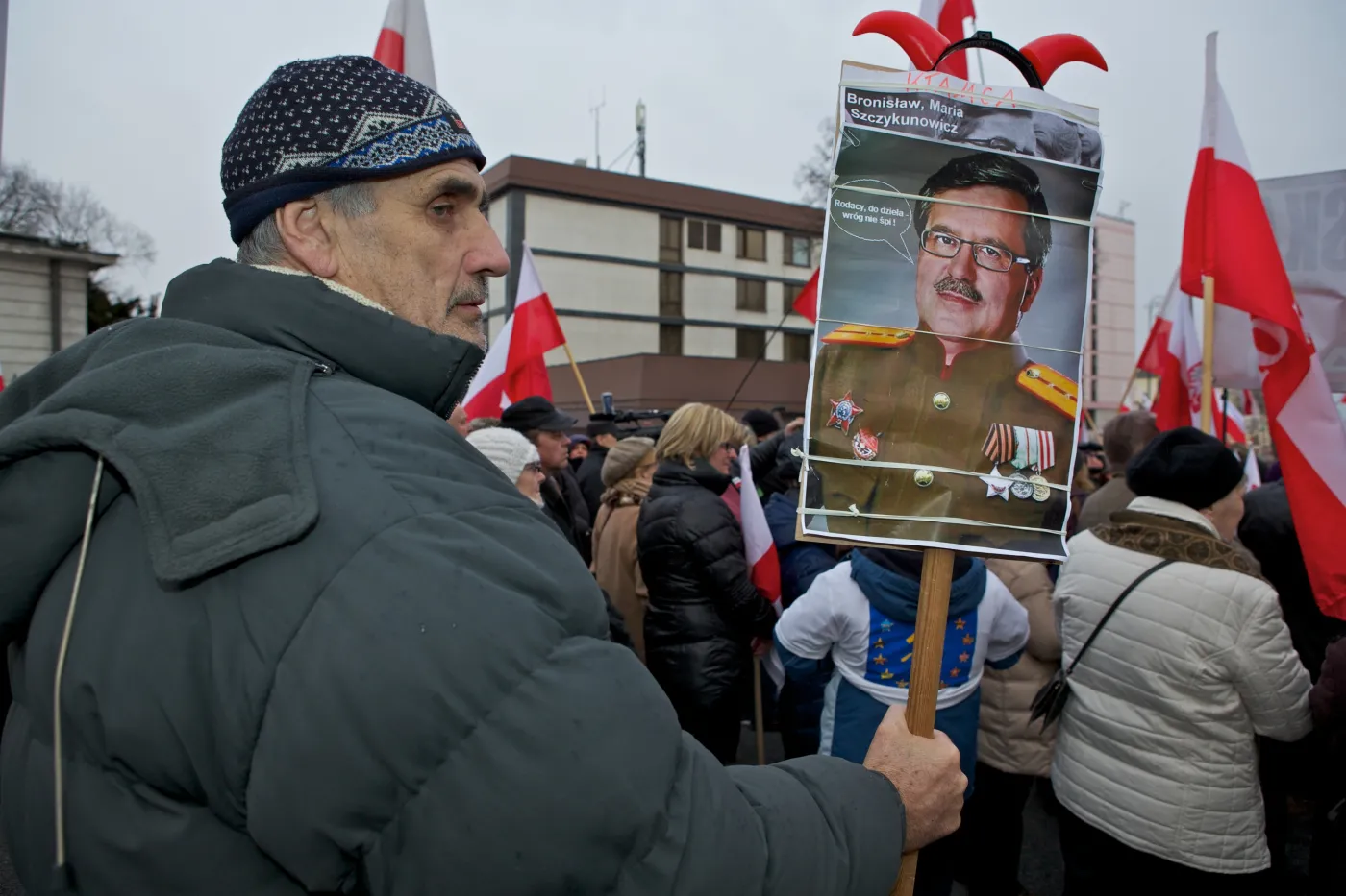 Solidarni 2010 przed ambasadą Rosji domagali się zwrotu wraku