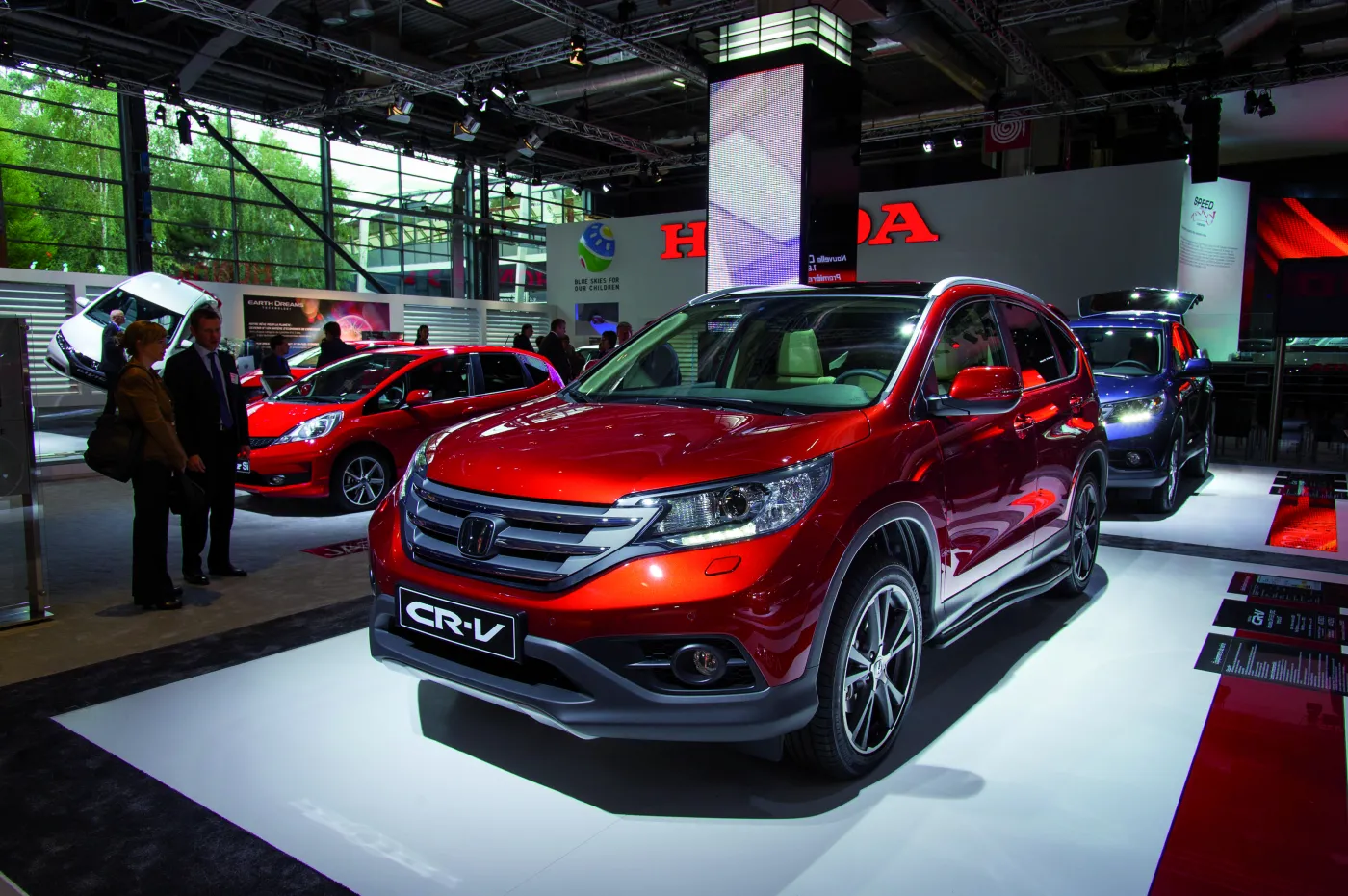 4099644-138-honda-at-paris2012-stand.jpg
