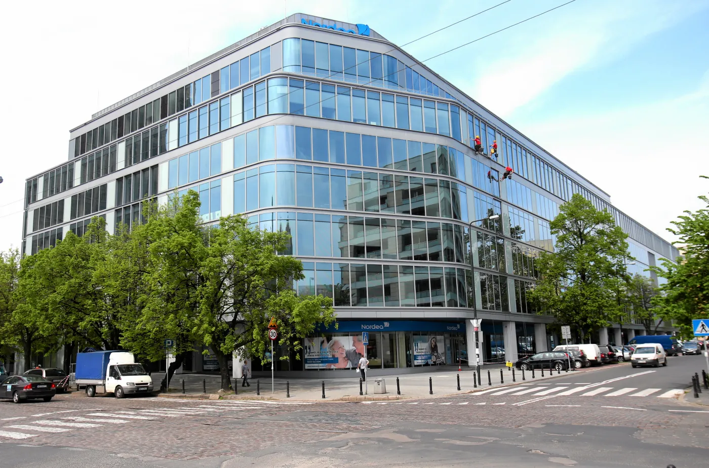 4944958-budynek-przyjazny-warszawie.jpg