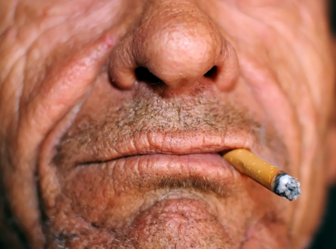 papieros pet palenie nikotyna