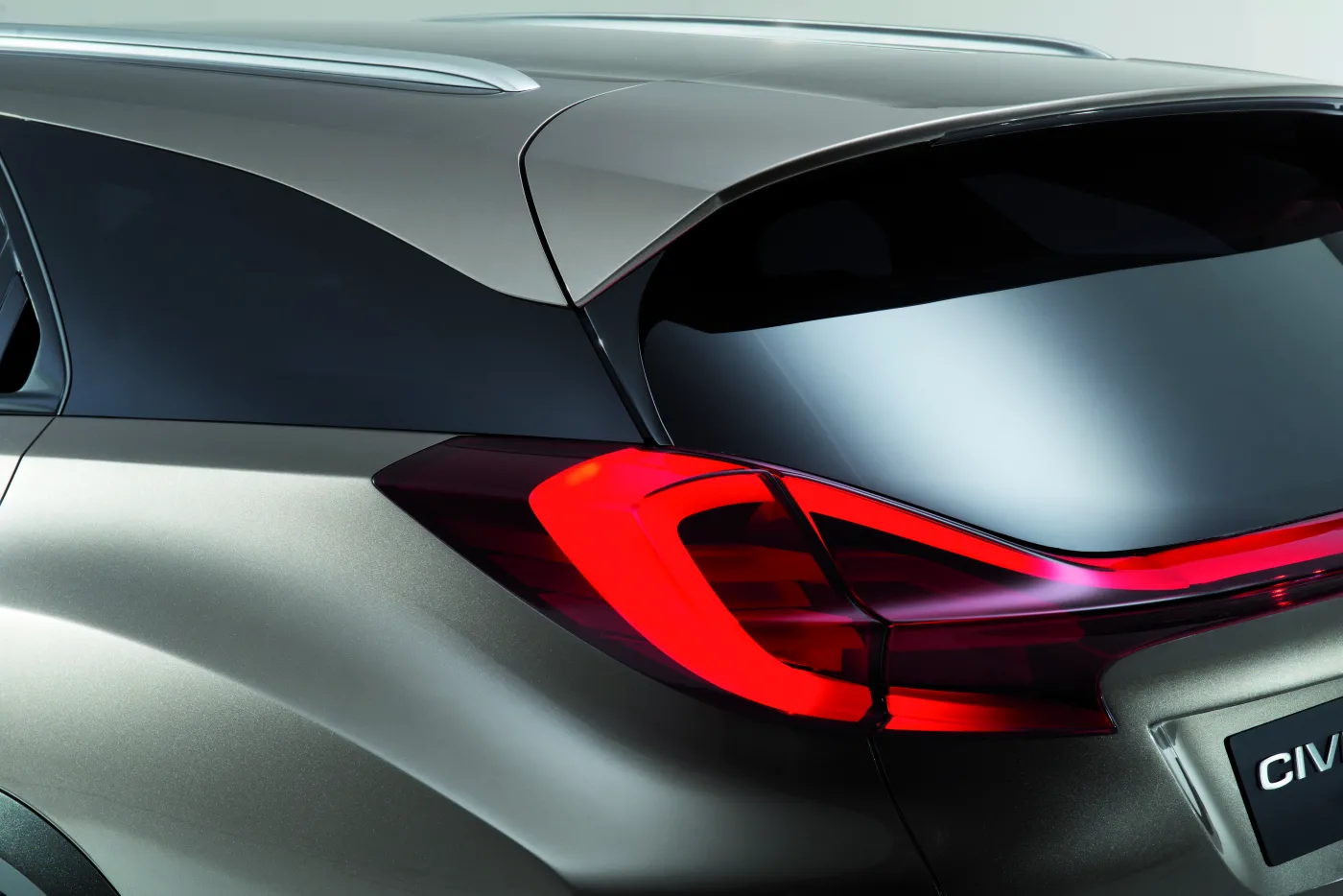 Honda już buduje kombi nowej generacji! Civic tourer - pierwsze zdjęcia z testów