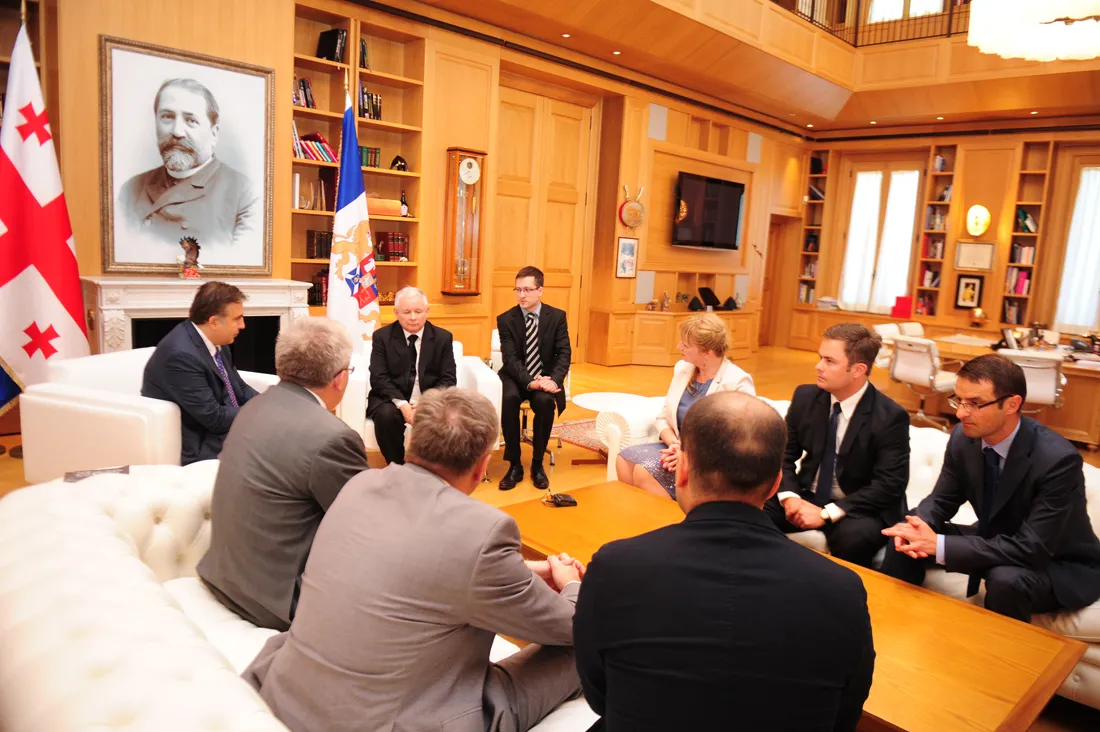 5247894-jaroslaw-kaczynski-w-gruzji.jpg