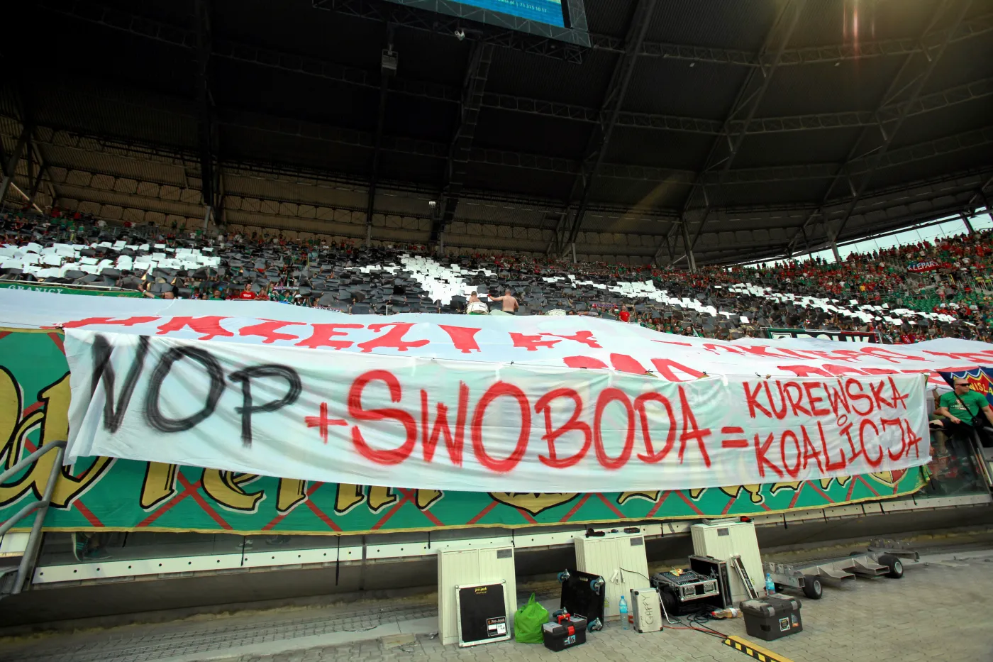 Transparent na meczu Śląska z Wisłą Kraków