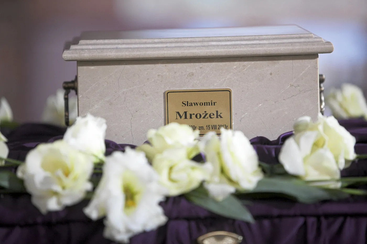 W Krakowie trwają uroczystości pogrzebowe Sławomira Mrożka