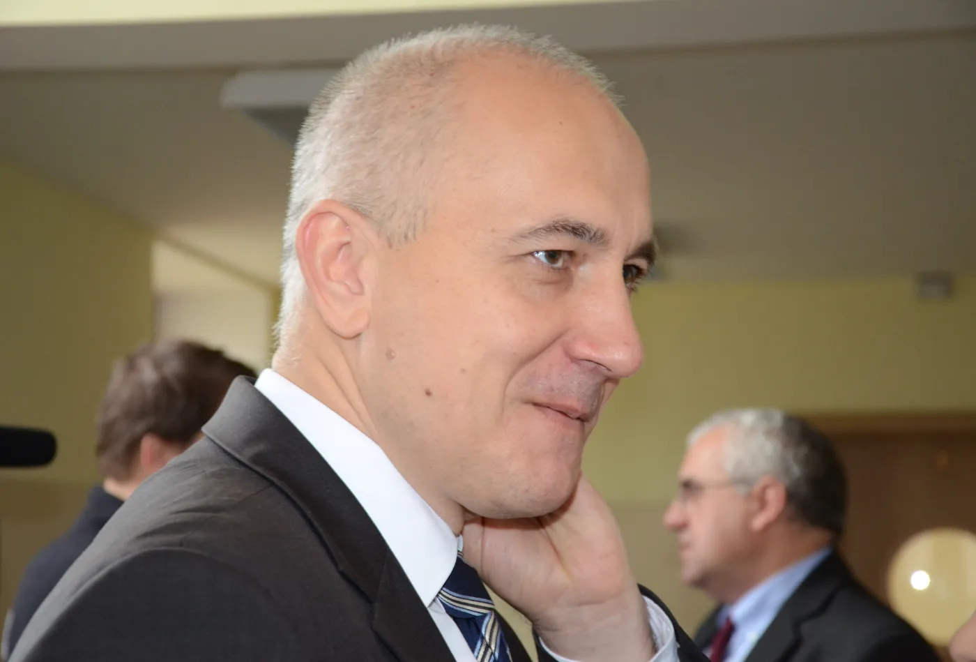 Polityk PiS drwi z Tuska: Niech jedzie do miejscowości Irządze