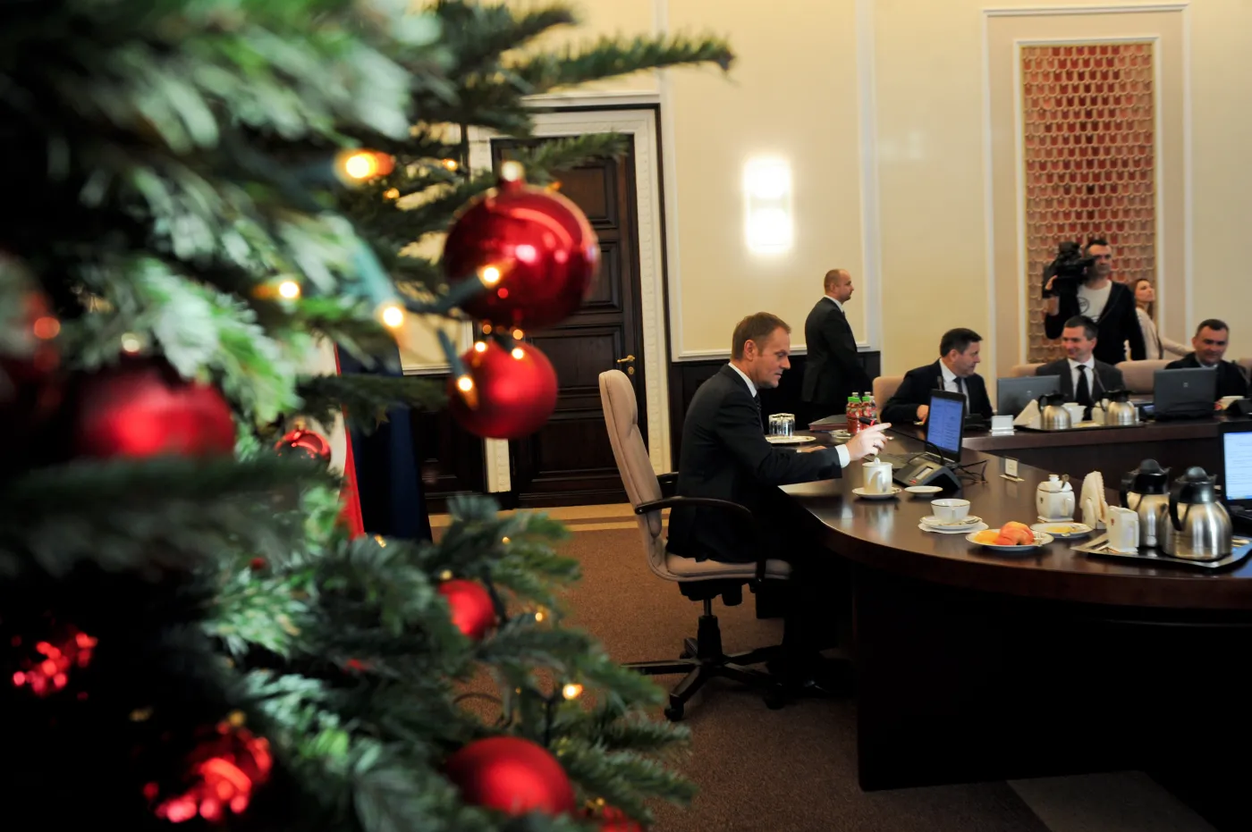 Życzenia od Tuska na Twitterze: Obu Jarosławom, krytykom, szydercom...