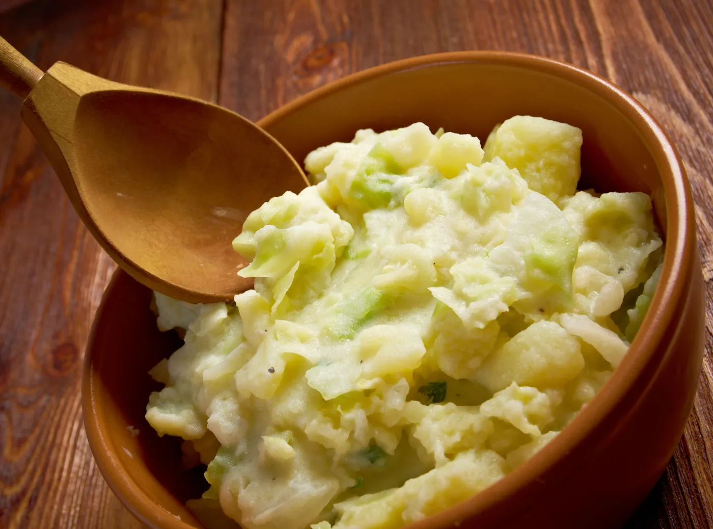 5850243-danie-z-ziemniakow-i-kapusty.jpg