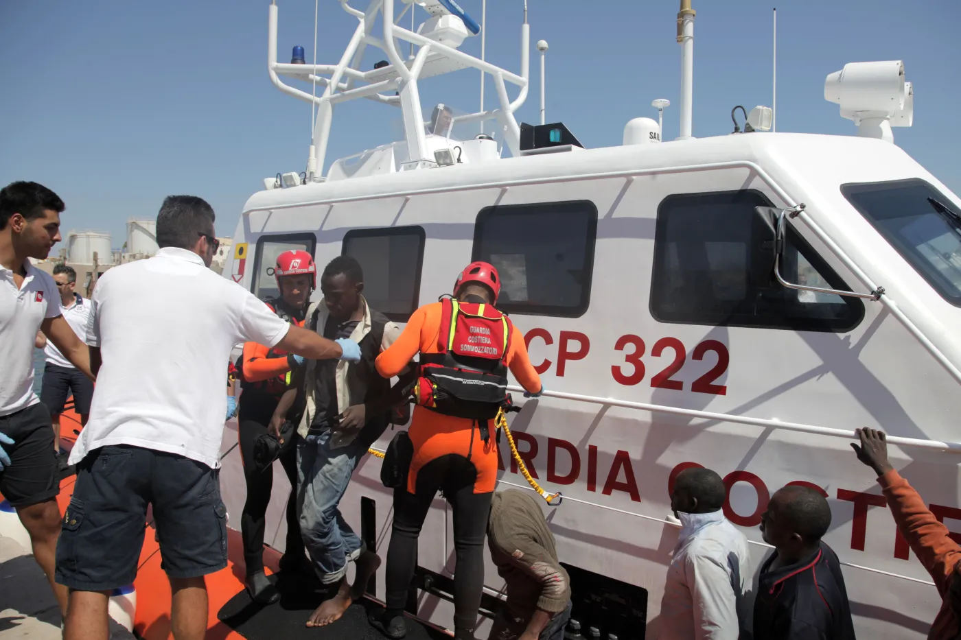 Włoskie służby ratownicze na Lampedusie
