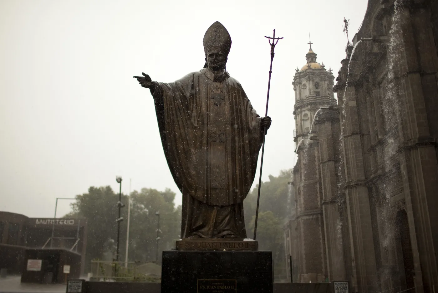 Pomnik Jana Pawła II w Mexico City