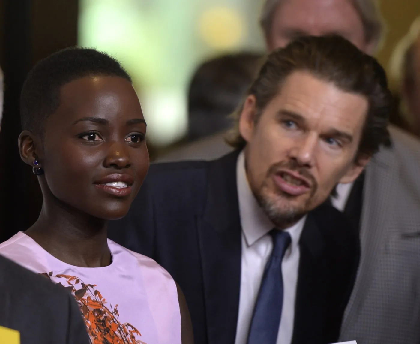 5926759-lupita-nyong-o-i-ethan-hawke.jpg