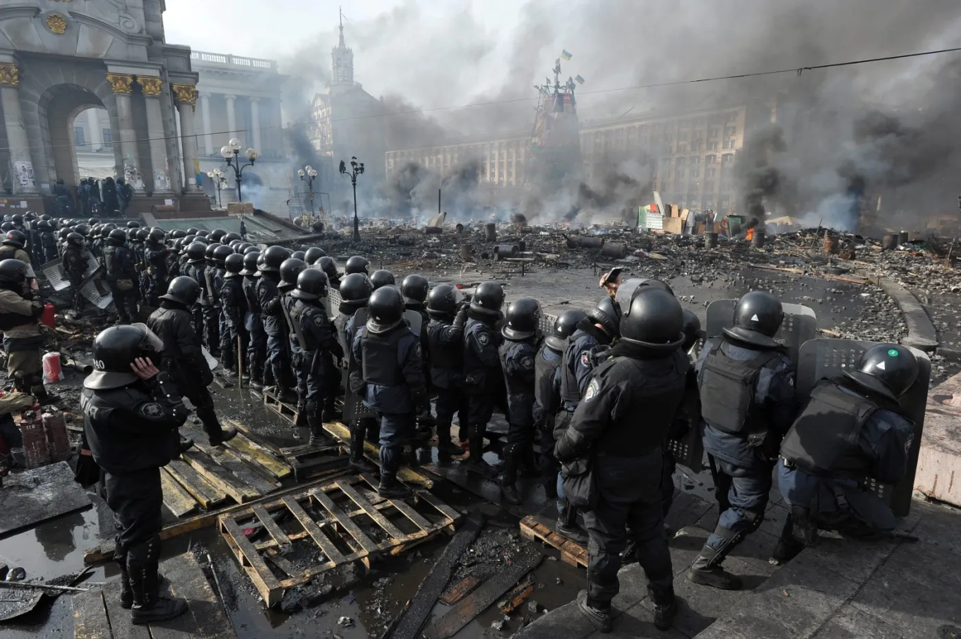 5957933-walki-na-majdanie-w-kijowie.jpg