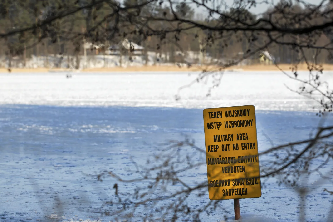 Stare Kiejkuty kolo Szczytna. Po drugiej stronie jeziora polozony jest Ośrodek Szkolenia Agencji Wywiadu, gdzie prawdopodobnie CIA przetrzymywalo i torturowało swoich więźniów 