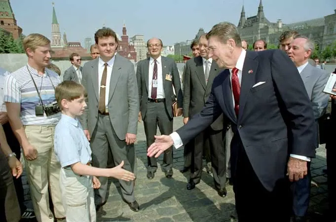 6027794-wladimir-putin-ronald-reagan.jpg