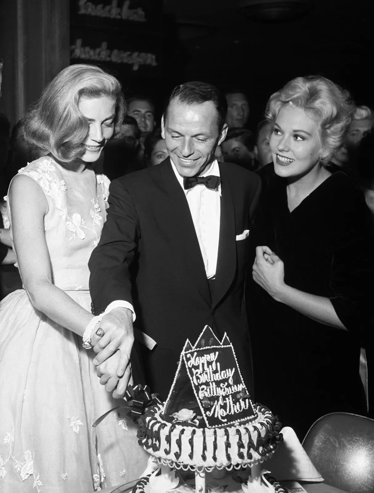 6667907-lauren-bacall-frank-sinatra-i.jpg