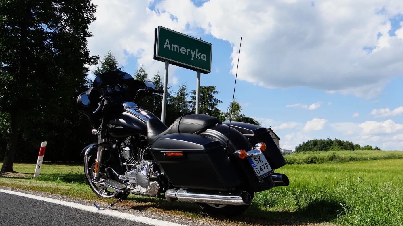 Harley-Davidson Street Glide. Bestia, która pożera japońskie zabawki. ZDJĘCIA