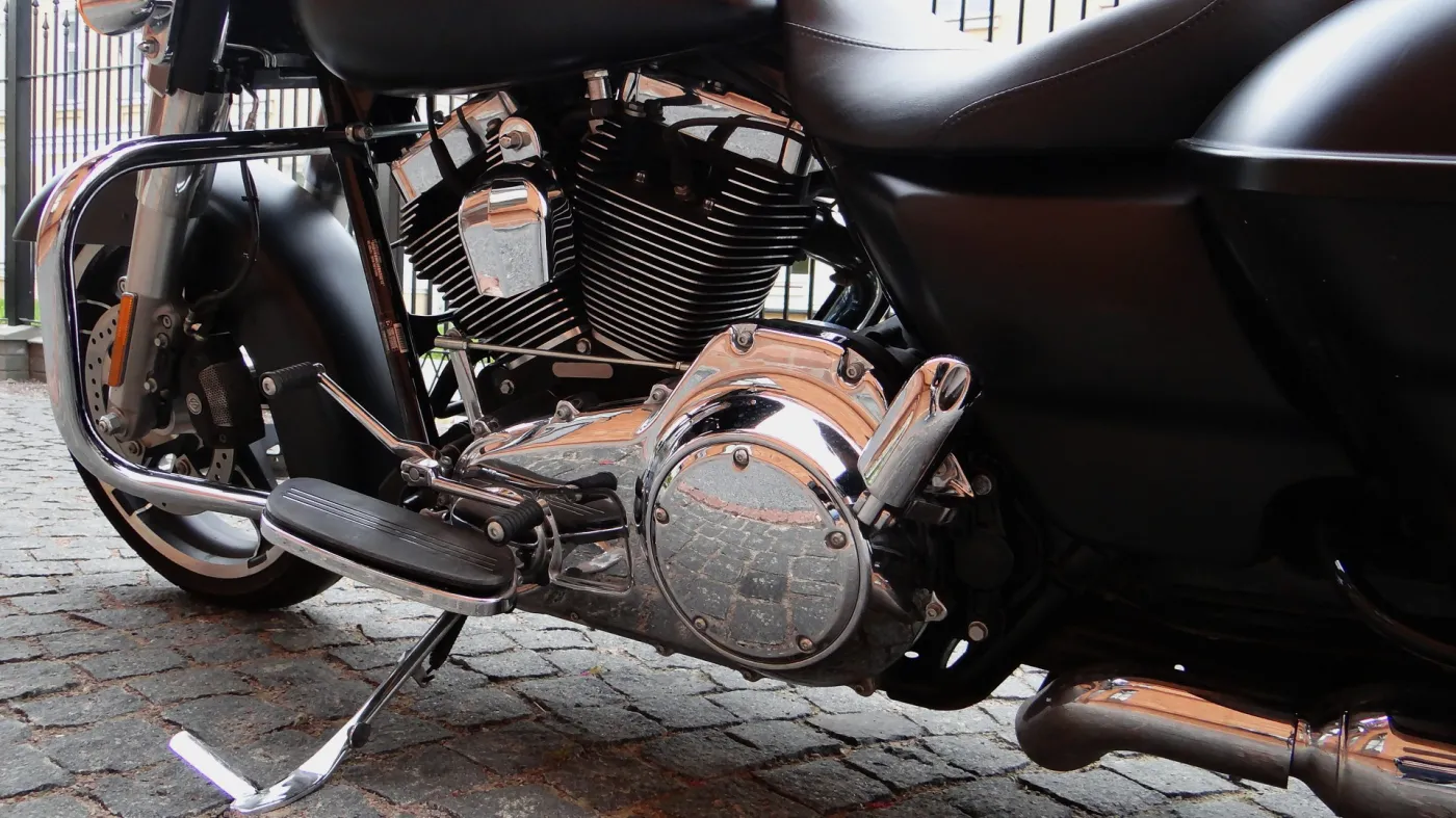 6700054-harley-davidson-street-glide.jpg
