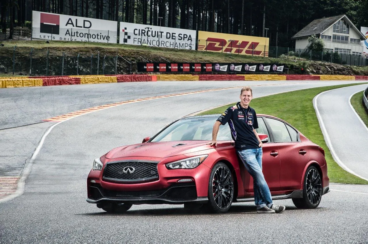 6705454-q50-eau-rouge-na-eau-rouge-5.jpg