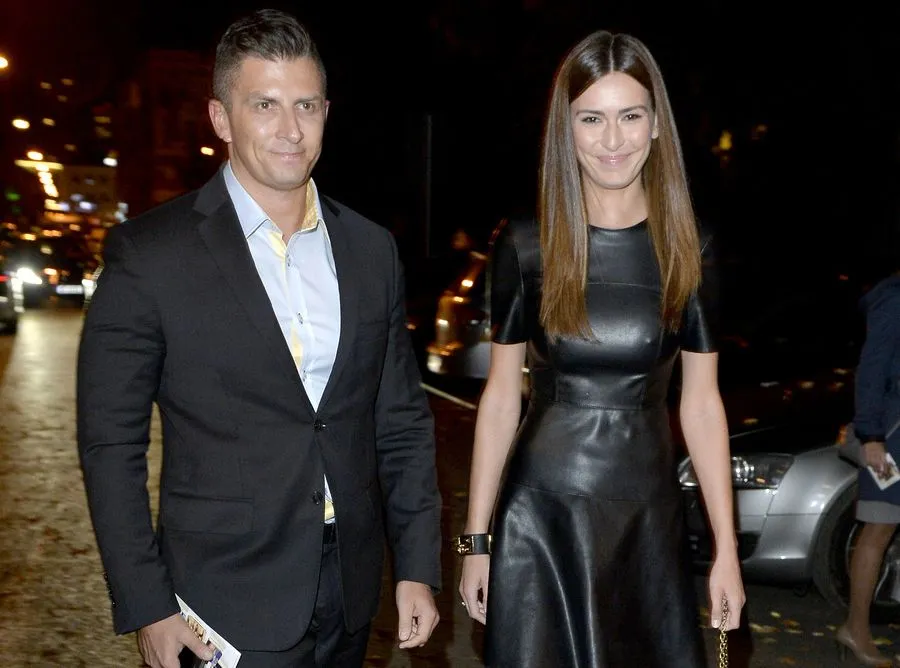 Mateusz Borek pokazał piękną żonę. Przykuła uwagę swoim biustem