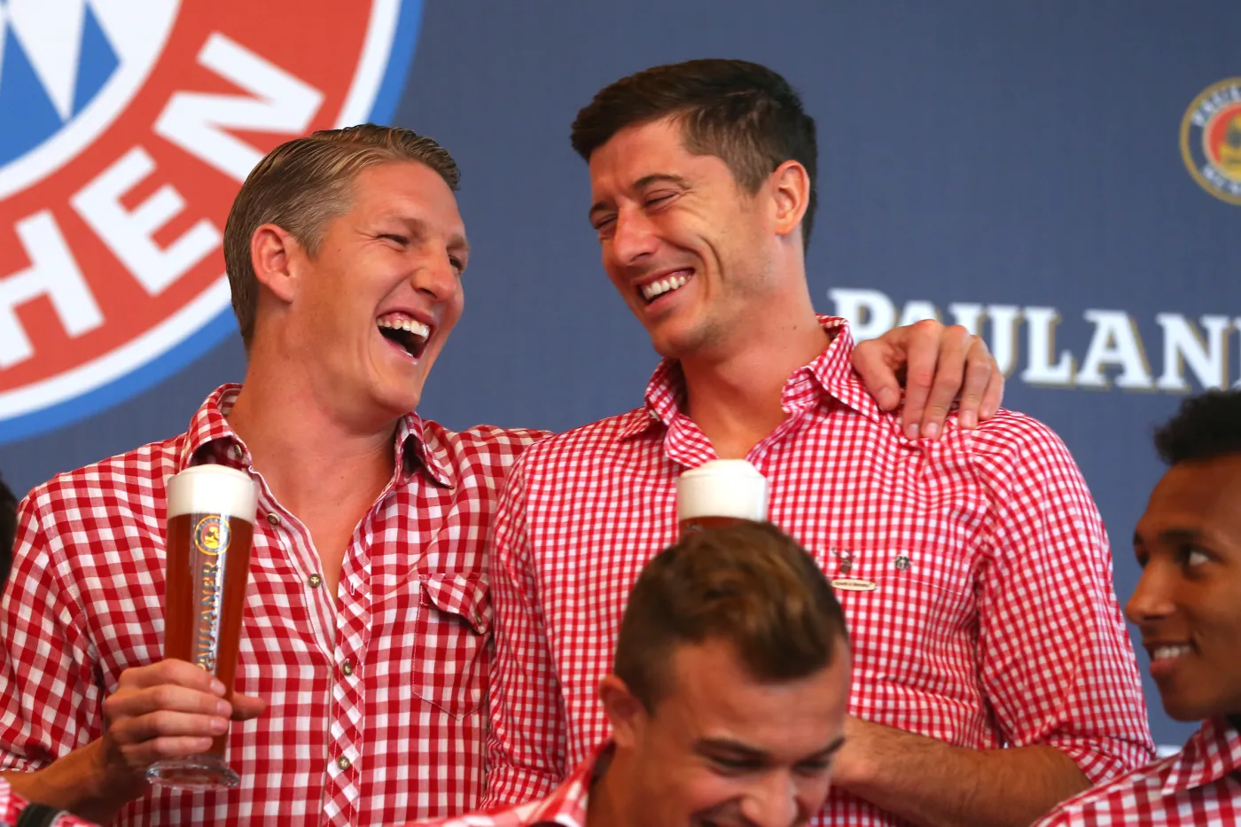 6745537-robert-lewandowski-przylapany.jpg