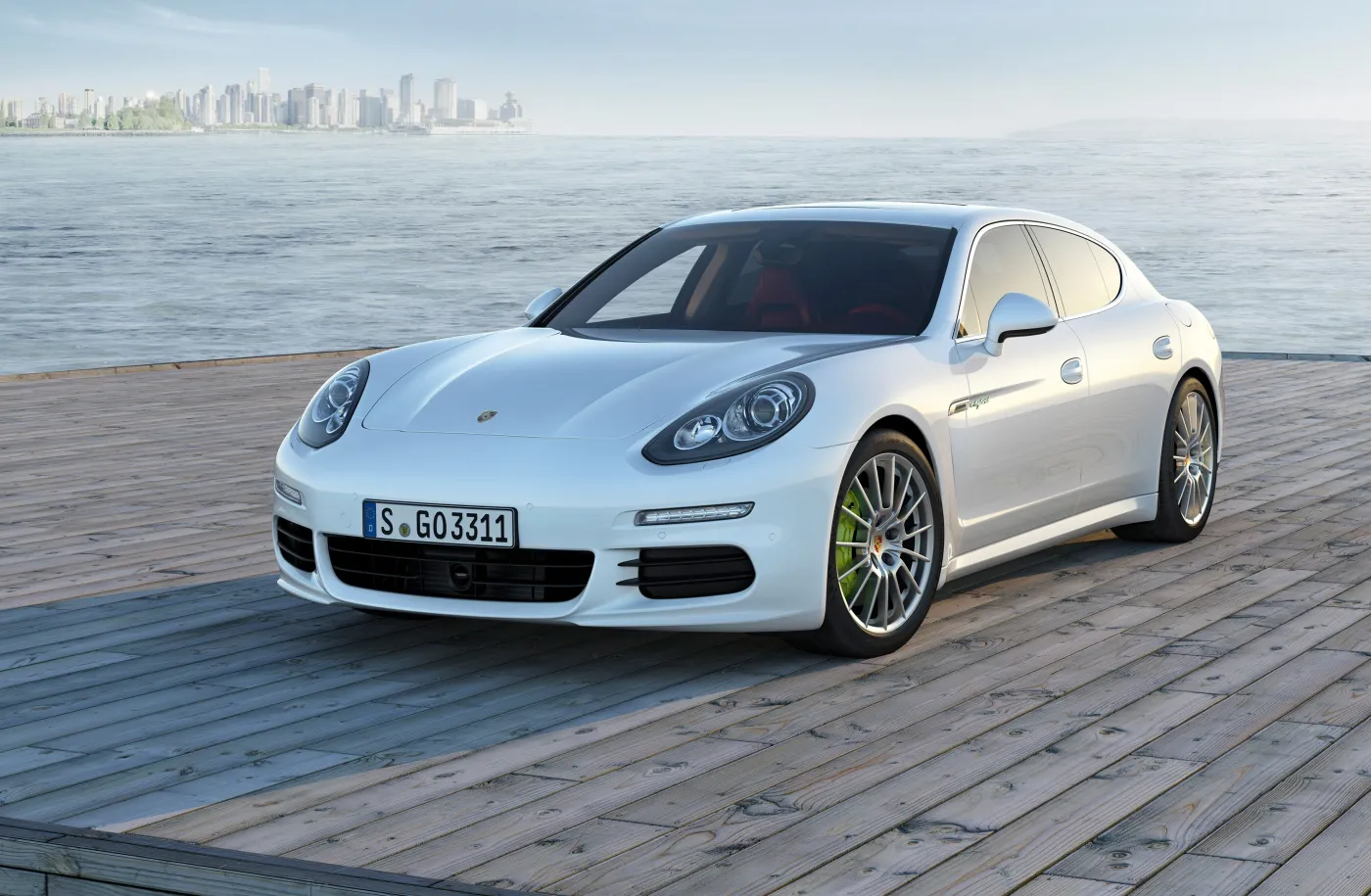 6459608-porsche-panamera-s-e-hybrid.jpg