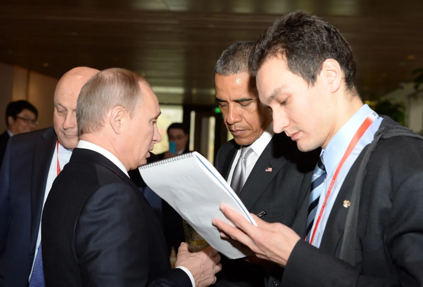7047926-wladimir-putin-i-barack-obama.jpg