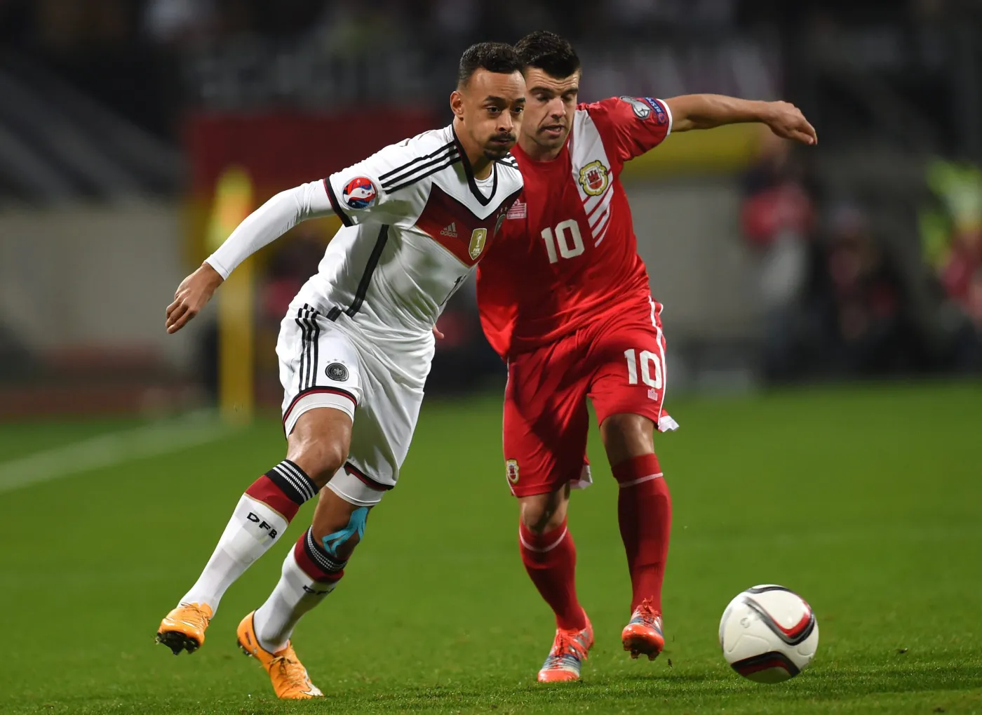 Karim Bellarabi i Liam Walker