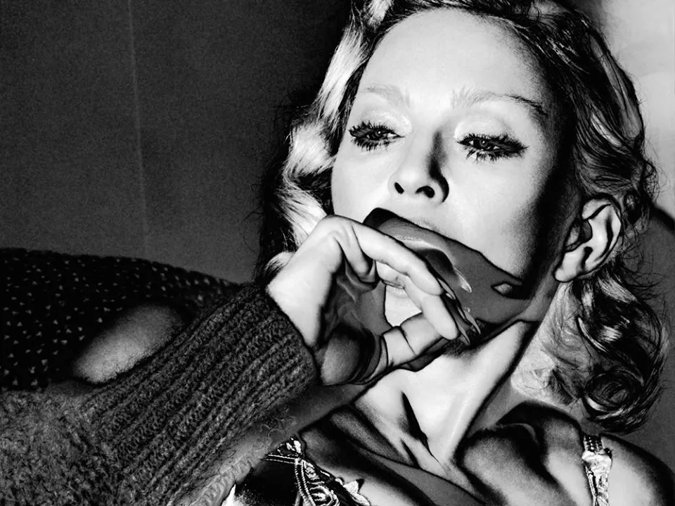 7166271-madonna-w-magazynie-interview.jpg