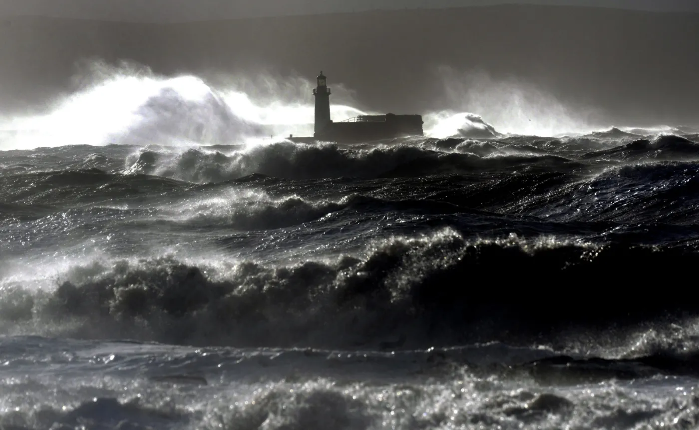 "Pogodowa bomba" w Wielkiej Brytanii wywołuje chaos komunikacyjny