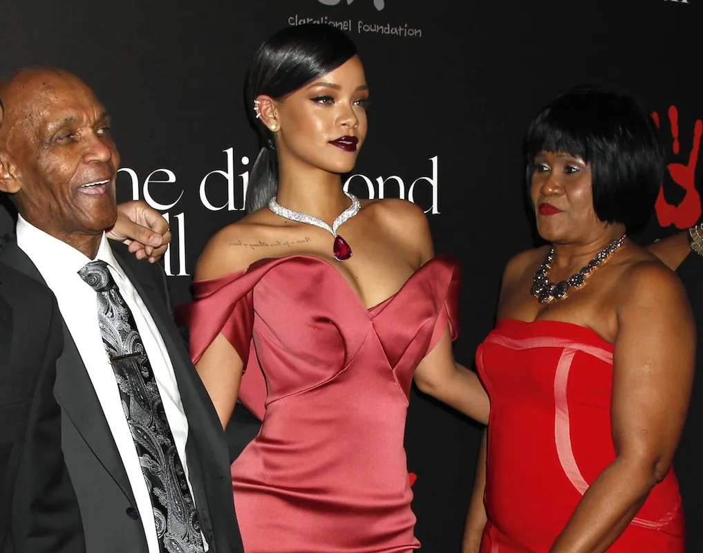 7189295-rihanna-ze-swoimi-dziadkami.jpg