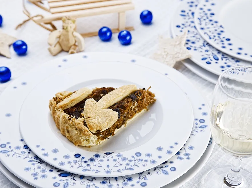 PRZEPIS na świąteczny quiche z kapustą kiszoną i grzybami