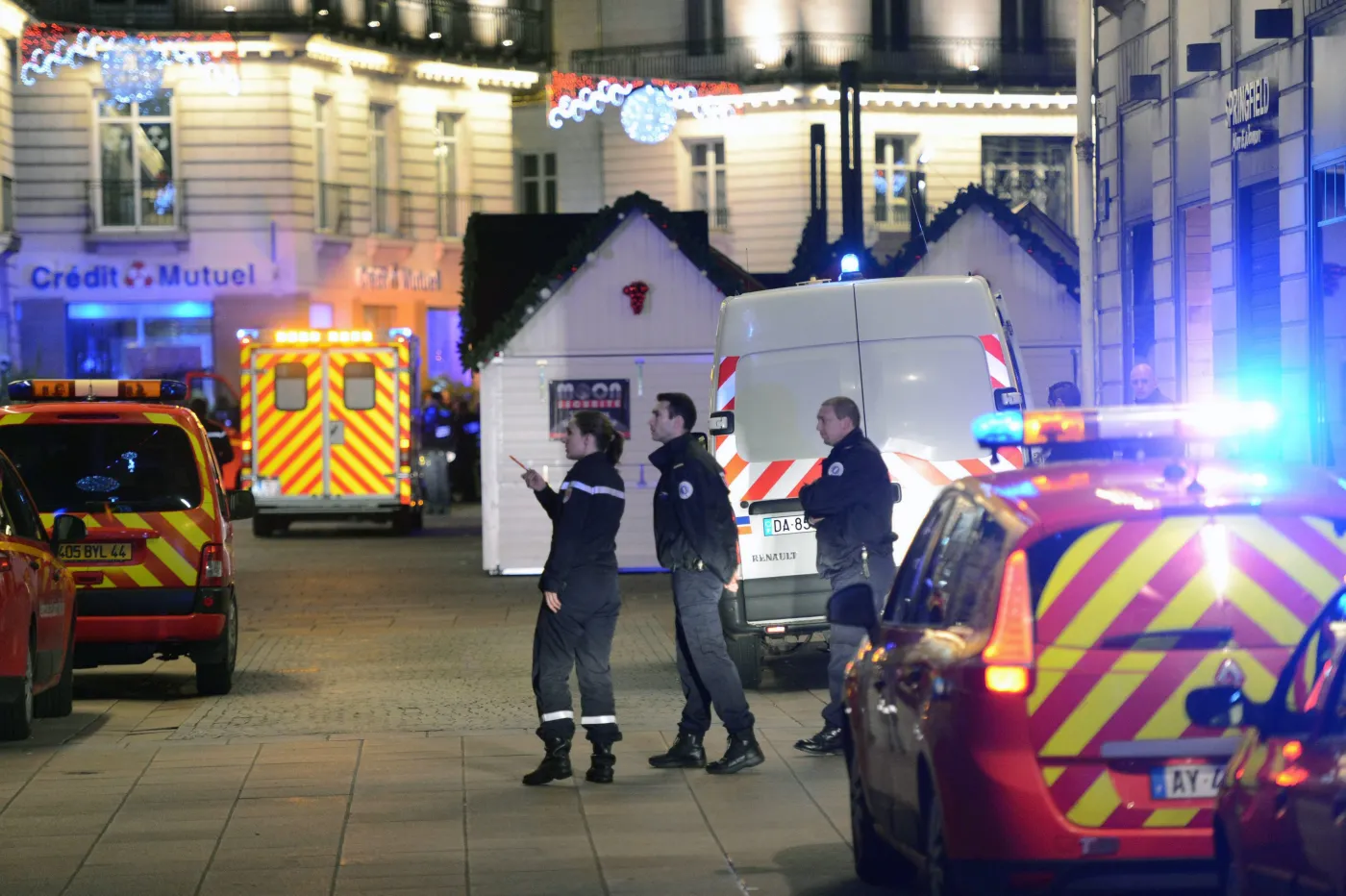 Ataki we Francji to nie dzieło szaleńców? Policja sprawdza wątek terrorystyczny