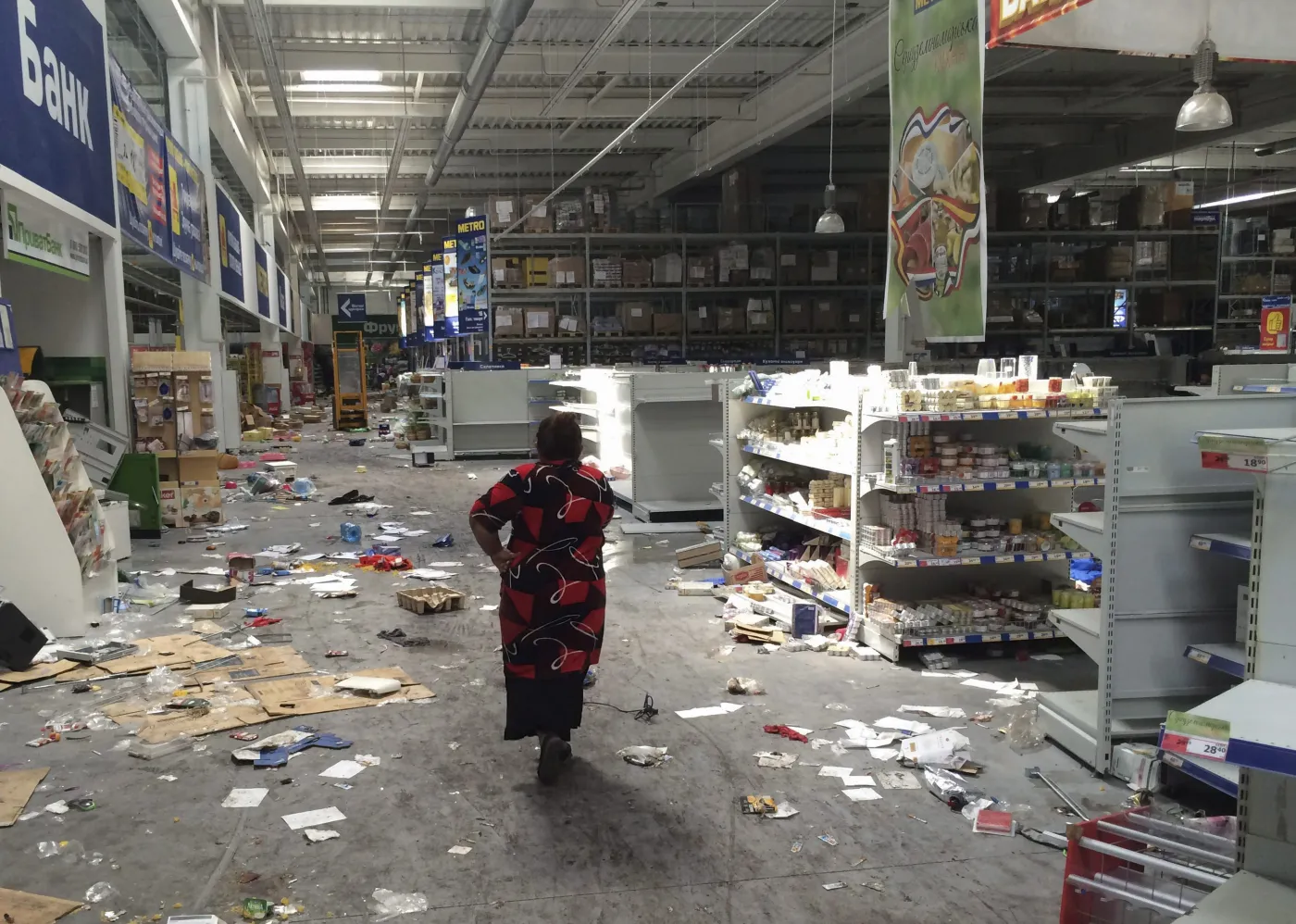 Splądrowany market w Doniecku