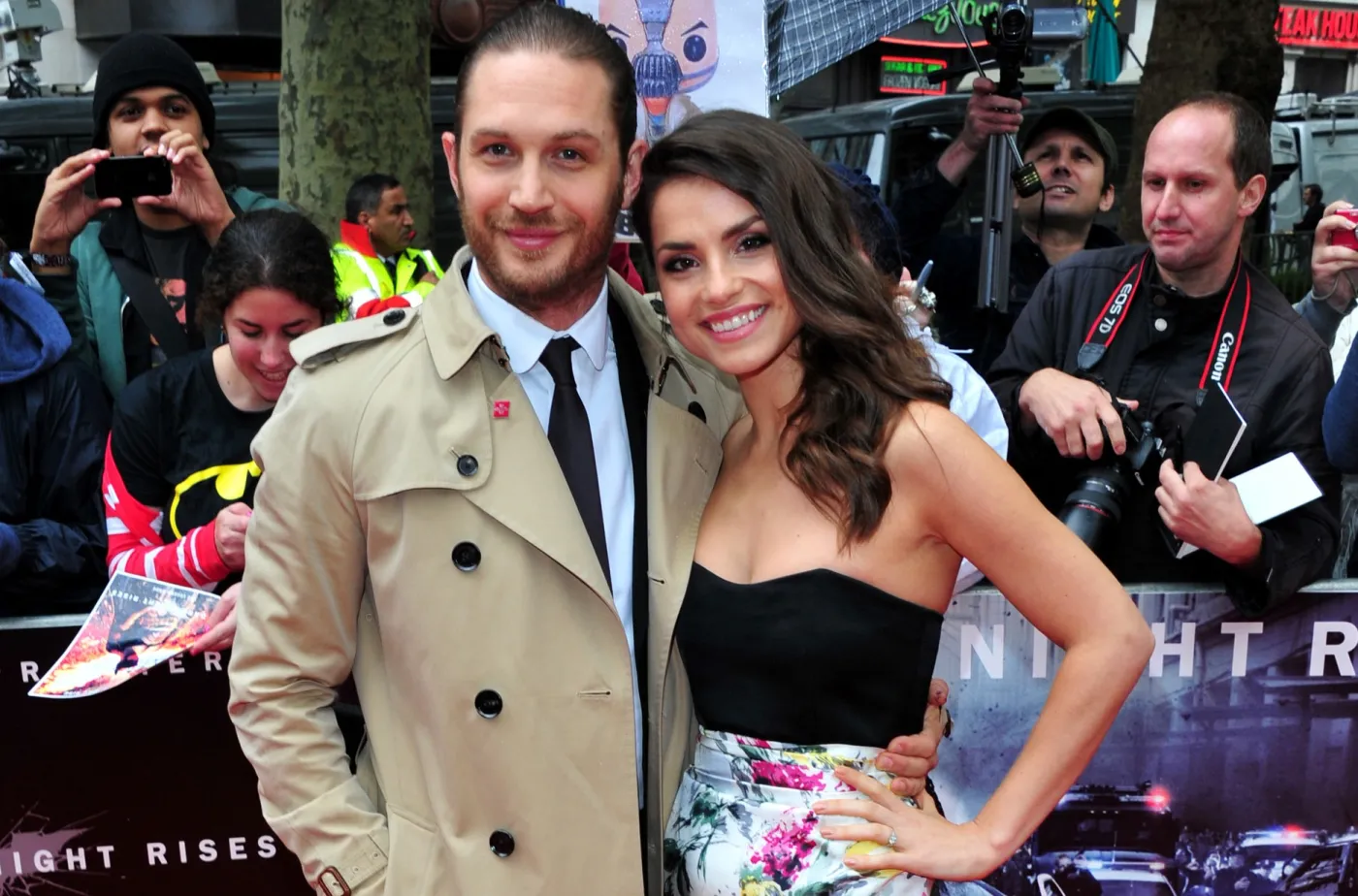 6840166-tom-hardy-i-charlotte-riley.jpg