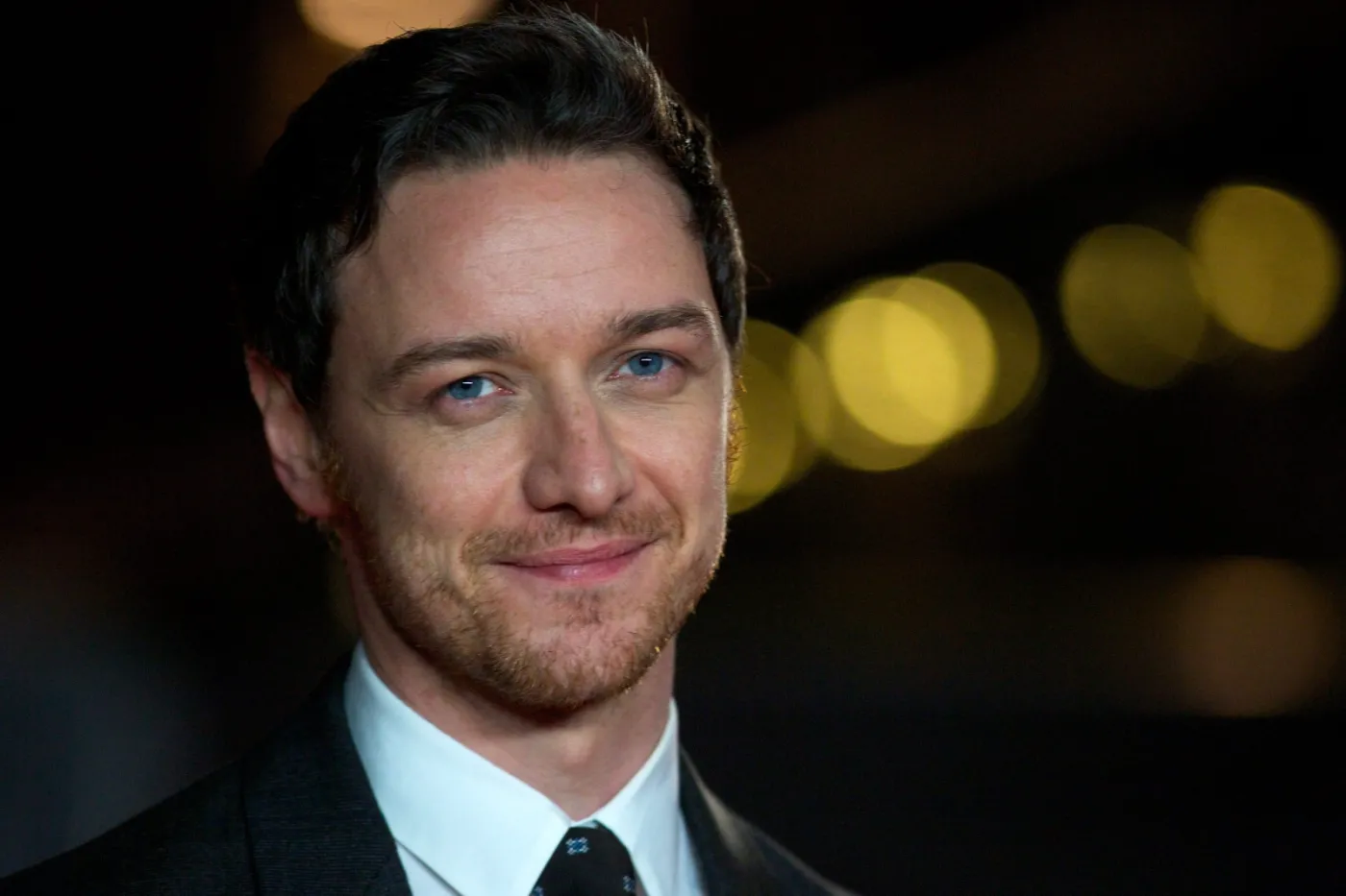 6962120-james-mcavoy-na-premierze-the.jpg