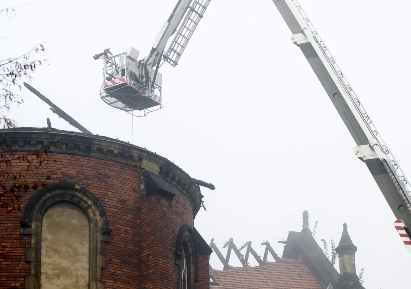 Pożar zabytkowej katedry w Sosnowcu. Straty szacuje się na na miliony złotych. ZDJĘCIA